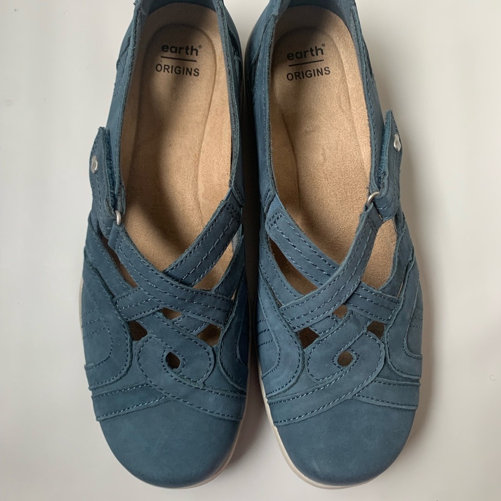 Earth Origins Leather Paxton Pansy Slip on 9W ( Moroccan Bleu)